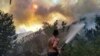 Nepristupačan teren otažavao je gašenje požara u okolini Jabalnice, na jugu BiH, 12. august, 2021. 