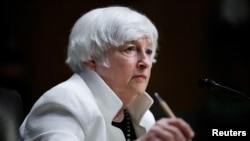 Sekretarja amerikane e Thesarit, Janet Yellen, dëshmon përpara një seance dëgjimore të Komisionit Financiar të Senatit mbi buxhetin e Presidentit Biden për vitin 2023, në Capitol Hill në Uashington. SHBA, 7 qershor 2022.