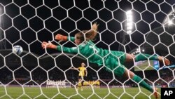 گوشه یی از یک بازی فوتبال در چهارچوب رقابت های جهانی فوتبال بانوان 