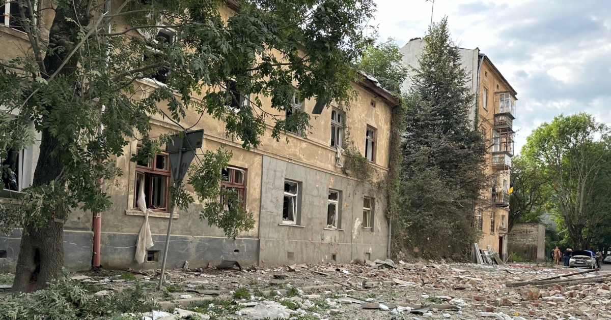 У Львові внаслідок обстрілу пошкоджено 26 будинків, є жертви та постраждалі