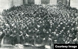 Reuniune a batalionul revoluționar românesc la Odesa (Foto: vol. Marea Revoluție Socialistă din Octombrie și Mișcarea Revoluționară și Democratică din România. Documente și amintiri, București, Editura Politică, 1967)