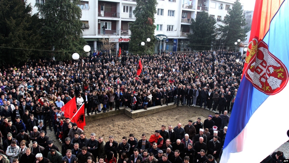 Сход албанцев, Буяновац, Южная Сербия. Фото: Радио Свобода