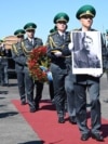 В Україні з військовими почестями зустріли домовину Коновальця, 13 серпня 2026 року
