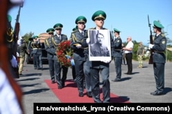 В Україні з військовими почестями зустріли домовину Коновальця, 13 серпня 2026 року