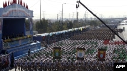 Iranian soldiers march during the annual military parade marking the anniversary of the start of Iran's 1980-1988 war with Iraq, in Tehran, September 21, 2016