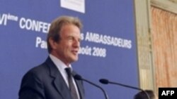 Министр иностранных дел Франции Бернар Кушнер. Август 2008