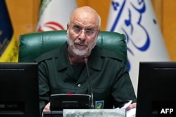 Predsednik iranskog parlamenta Mohamed Baker Kalibaf u uniformi Revolucionarne garde predsedava sednicom u Teheranu 1. februara 2026.