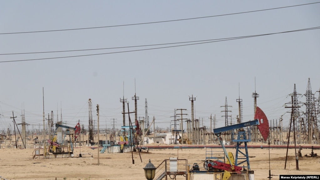 Нефтекачки на западе Казахстана. Иллюстративное фото