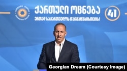 ანტონ ობოლაშვილი ხელისუფლებაში მყოფ „ქართულ ოცნებას“ წარმოადგენს.