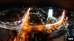 Pamje e përgjithshme e Prishtinës gjatë natës