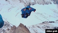 Valery Rozov performed the jump despite adverse weather conditions and temperatures of minus 18 degrees Celsius.