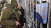 Першыя стрэлы ў Крыме, паранены ўкраінскі афіцэр