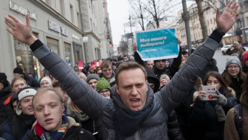 Орусия: Навальный суракка чакырылды