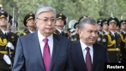 Президенты Узбекистана и Казахстана Шавкат Мирзияев и Касым-Жомарт Токаев. Ташкент, 15 апреля 2019 года.