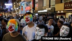 Протестувальники в Гонконгу на марші 31 жовтня