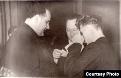 Янка Брыль, Вячаслаў Палескі і Тарас Хадкевіч. 1952 – 1954 гг. З фондаў БДАМЛМ