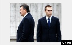 Екс-президент Віктор Янукович із сином Олександром