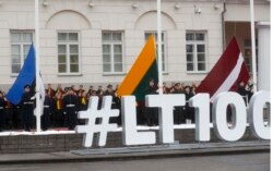 Флаги Эстонии, Литвы и Латвии