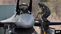 F-16 