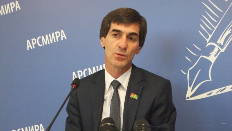 Константин Пилия: «Депутатами собраний должны избираться люди с высшим образованием»