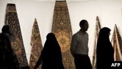 Iran -- People visit Iran's international hand-woven carpet exhibition in Tehran, September 29, 2013