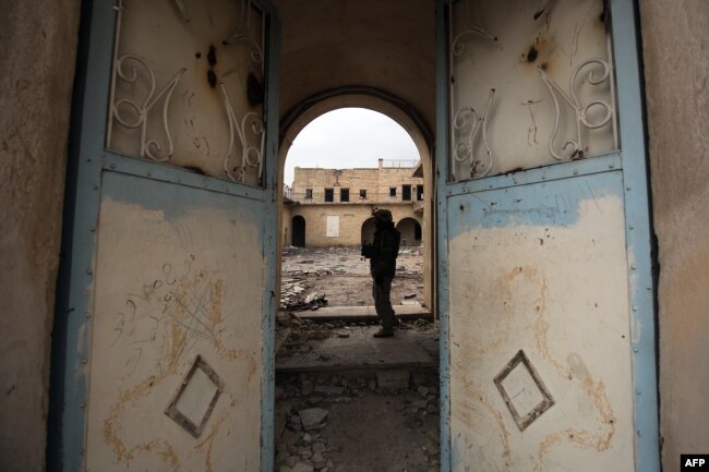 Një manastir në Mosul të Irakut, të cilin IS-i e shkatërroi më 2015.