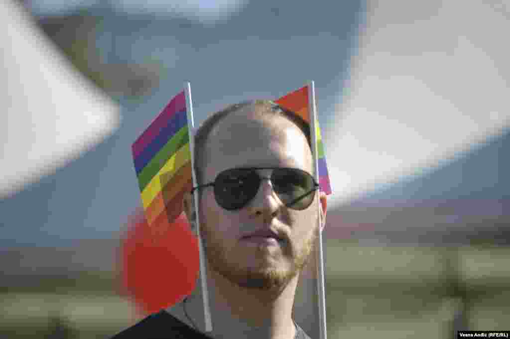 Первый гей-парад прошел в Сербии в 2001 году. Он сопровождался актами насилия, нападением противников парада на его участников.