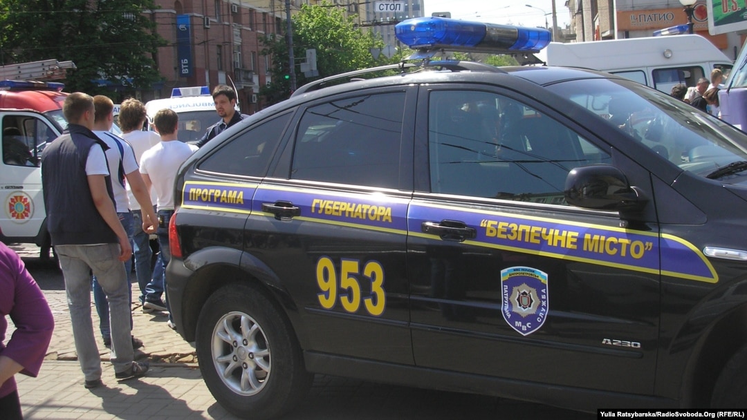 После взрывов в Днепропетровске. 27 апреля 2012 года