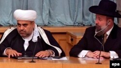 Arxiv fotosu: Qafqaz Müsəlmanları İdarəsinin rəhbəri Allahşükür Paşazadə (solda) İsrailin Baş ravini Yona Metzger