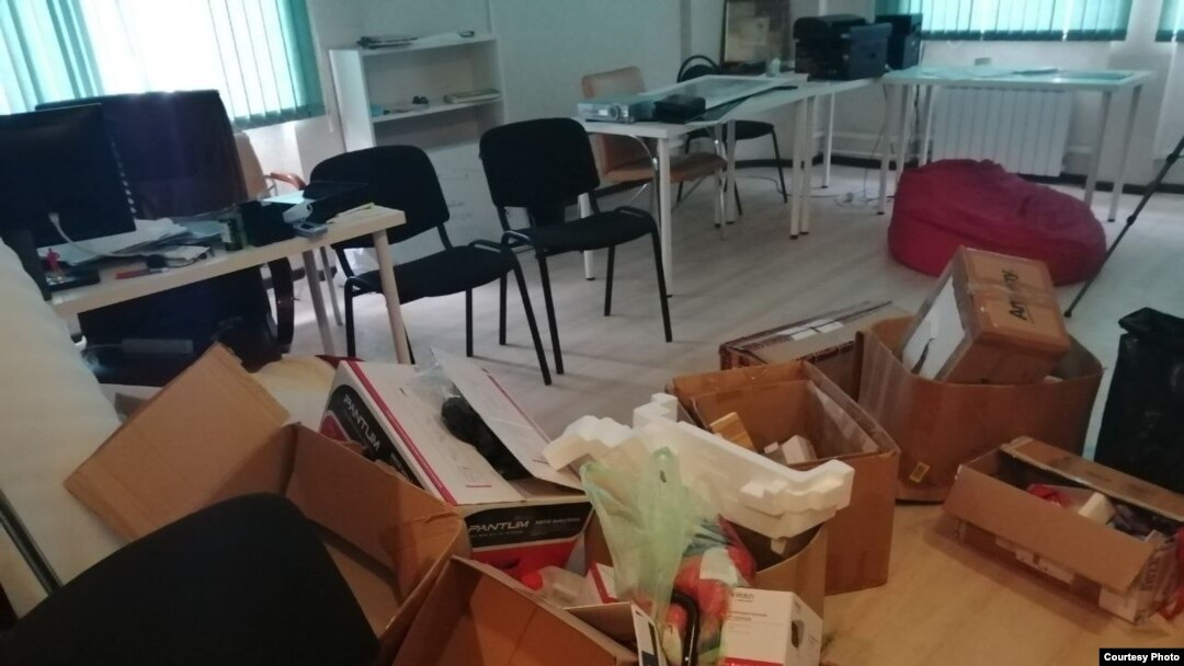 Централния офис на Навални в Челябинск след претърсването
