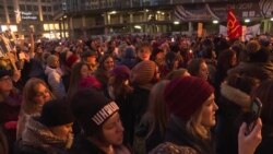 У Брюсселі вийшли на акцію за права жінок та проти Трампа (відео)