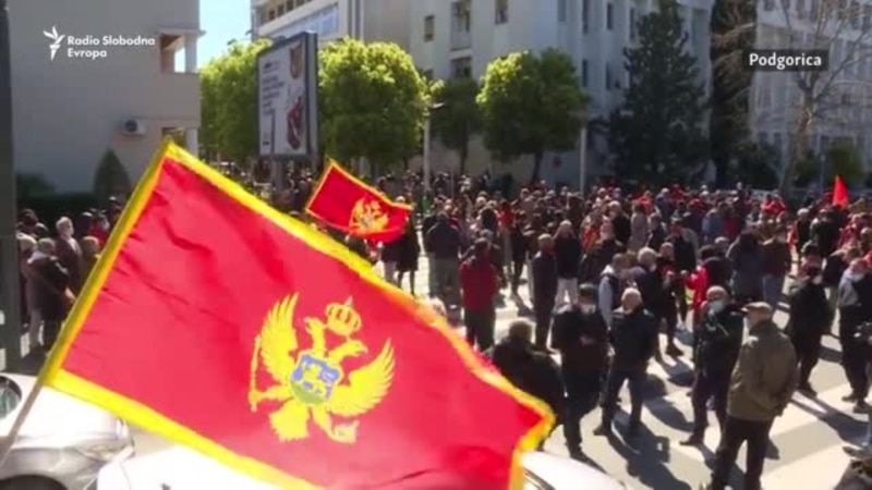 Protest i incident u Crnoj Gori, Vlada odložila razmatranje državljanstva