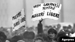 Piața Universității, București, 22 aprilie 1990 (foto: Agerpres).