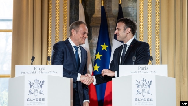 Donald Tusk și Emmanuel Macron la Palatul Elysee, 12 februarie.