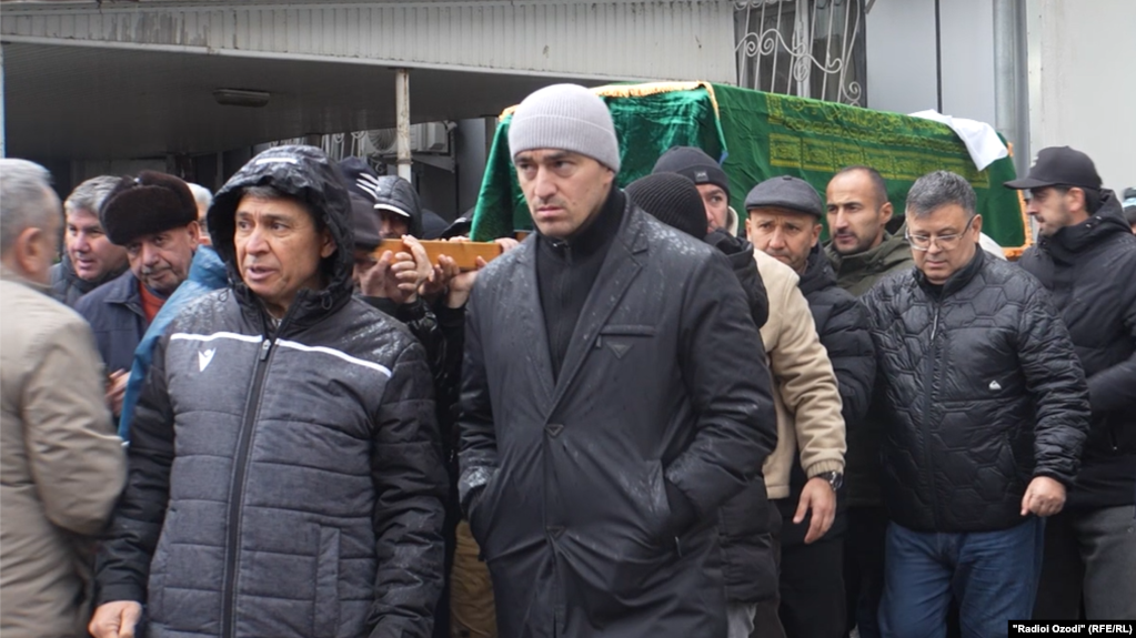 "Ним сол пеш сактаи мағзӣ шуд." Дафни Шариф Назаров дар Душанбе