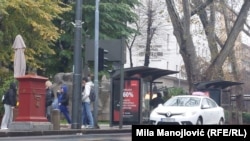 Pojedini taksisti u Beogradu rekli su Radiju Slobodna Evropa da su zabrinuti zbog najave skoka cene goriva u Srbiji, 28.11.2025.