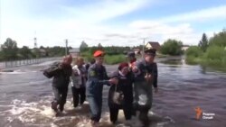 Дар Русия сокинони манотиқи обзадаро ба ҷойи амн интиқол доданд