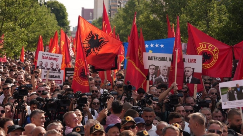 Kosovo împlinește 18 ani în umbra procesului de crime de război de la Haga