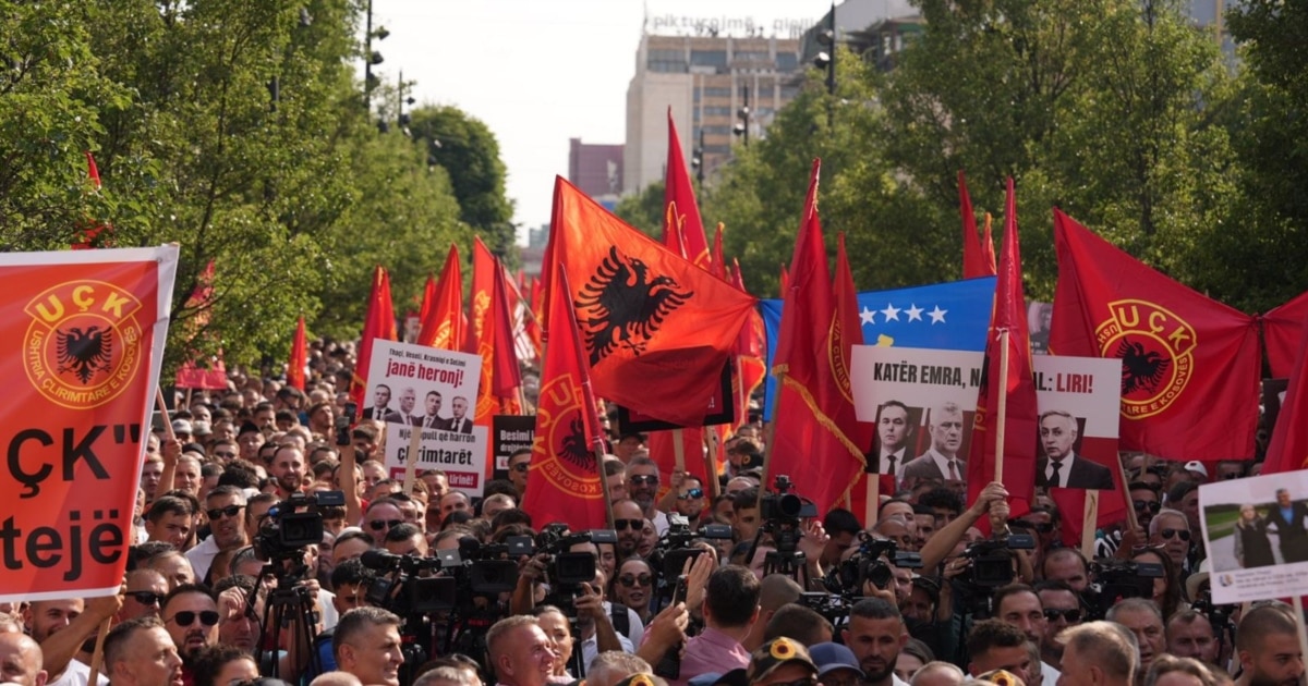 Protesta kundër Speciales  Me thirrje nga Prishtina për drejtësi në Hagë