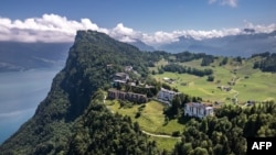 Знімок показує курорт Бургеншток над озером Люцерн, центральна Швейцарія, де 15-16 червня 2024 року відбудеться український мирний саміт.