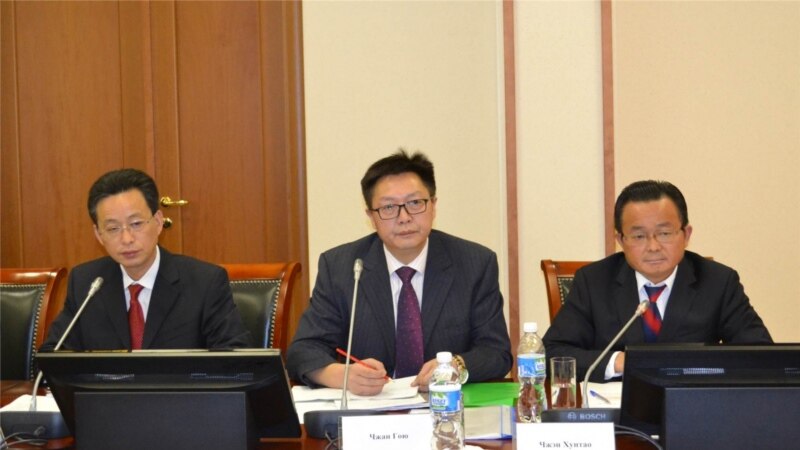 Китайский инвестор предложил главе Чувашии уволить своего помощника за "ерунду" в интервью 
