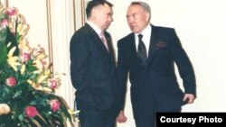 Rakhat Aliev və Nursultan Nazarbaev, Astana, 2001