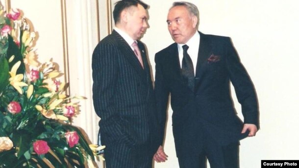 Rakhat Aliev və Nursultan Nazarbaev, Astana, 2001