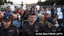 Протесты в Петербурге против избрания губернатором Беглова