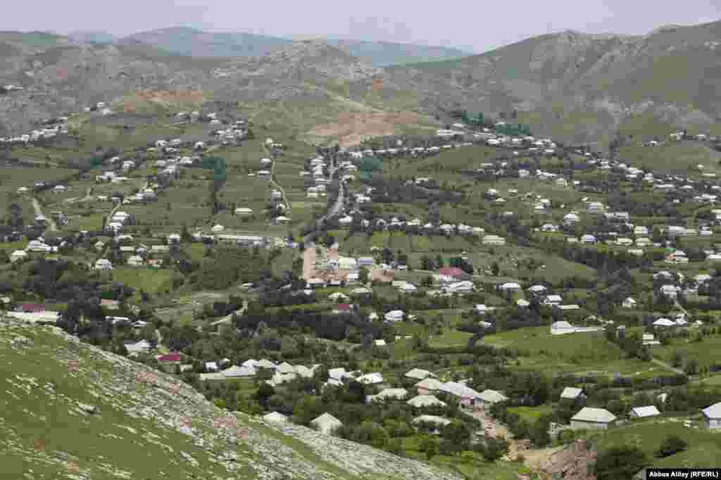 Qaladan görünən Miskinli kəndi.