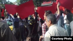 Iran -- Workers' families gathered in Sanandaj's, 01May2012 