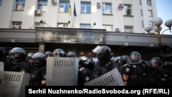 Наміри правоохоронців пов’язані з сутичками під Генпрокуратурою, які сталися вранці 17 вересня (на фото)