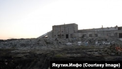 Базальтовый завод и отходы вокруг него