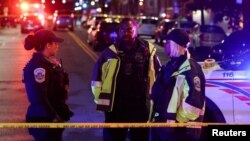 Policajci na mjestu smrtonosnog incidenta u Washingtonu ispred Jevrejskog muzeja, 21. maj 2025.