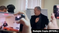 Vladimir Plahotniuc depune declarații la ședința de judecată din 23 februarie 2026, Judecătoria Chișinău, sediul Buiucani.